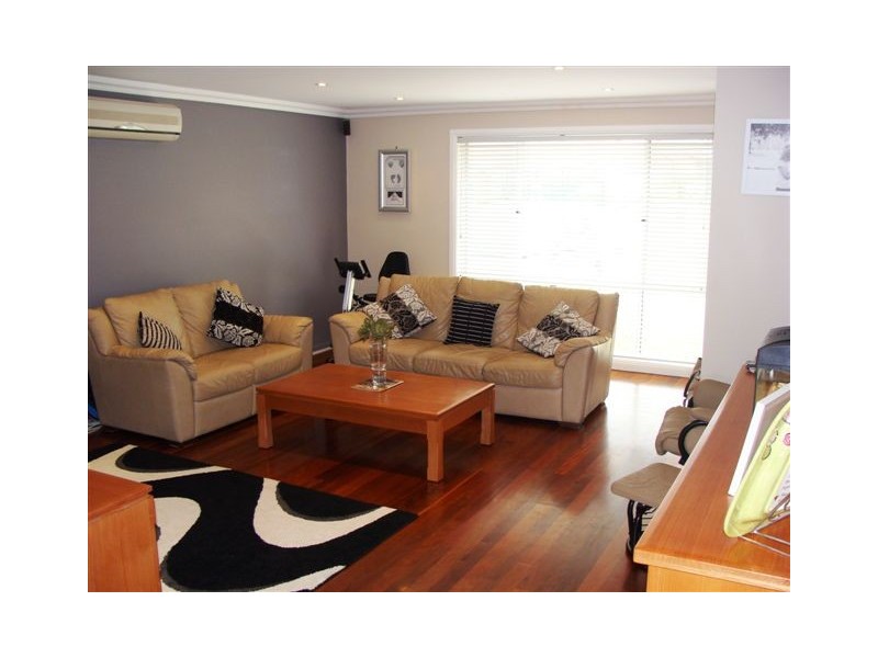 142  Rex Road, Georges Hall NSW 2198