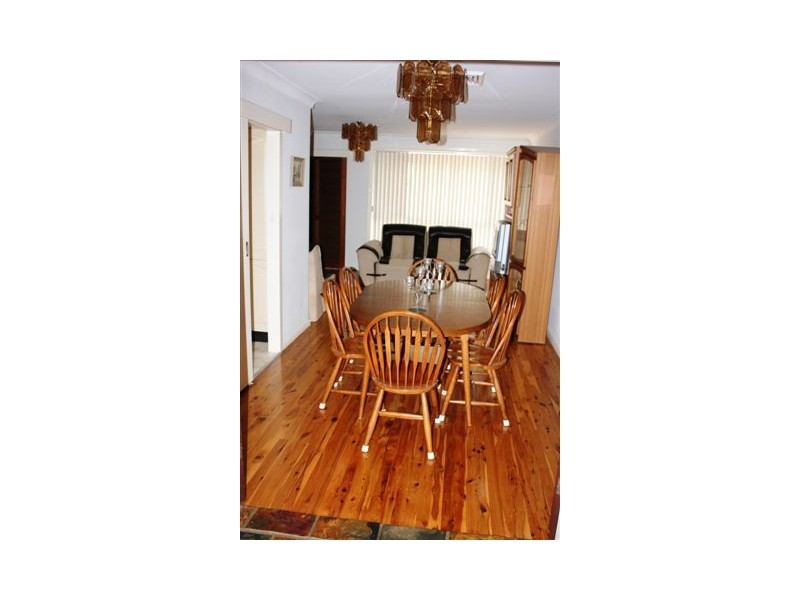 8 Barlow Place, Georges Hall NSW 2198