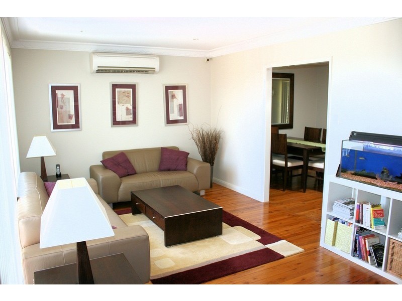 21  Universal Avenue, Georges Hall NSW 2198