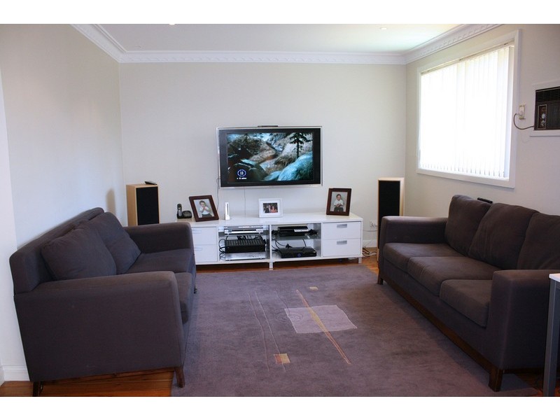 21  Universal Avenue, Georges Hall NSW 2198