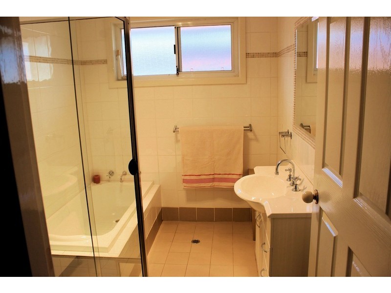 21  Universal Avenue, Georges Hall NSW 2198