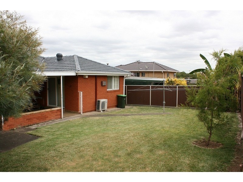 21  Universal Avenue, Georges Hall NSW 2198