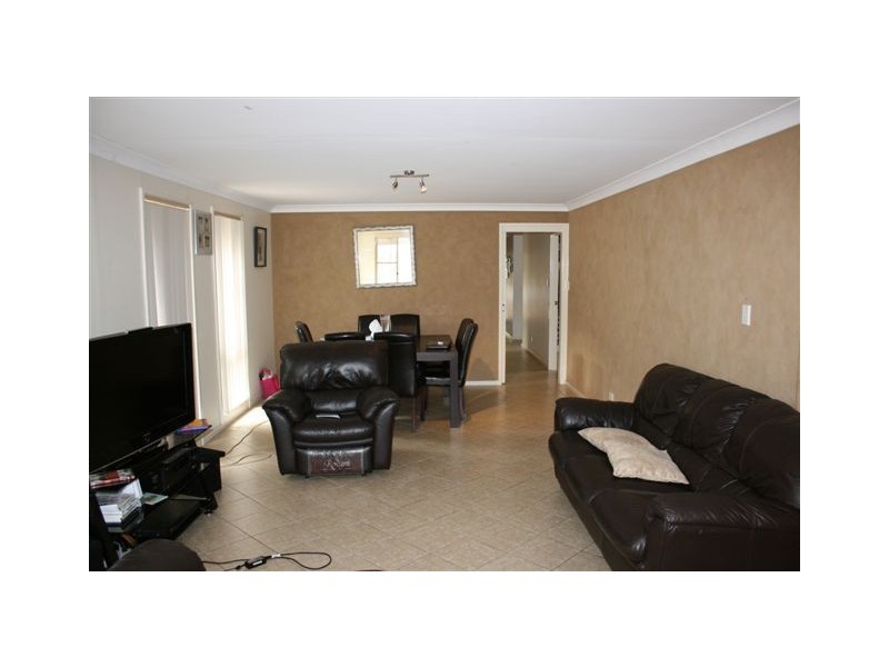 35 Bungonia Court, Wattle Grove NSW 2173