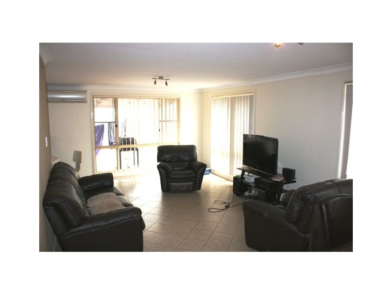 35 Bungonia Court, Wattle Grove NSW 2173