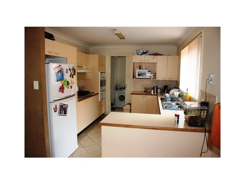 35 Bungonia Court, Wattle Grove NSW 2173