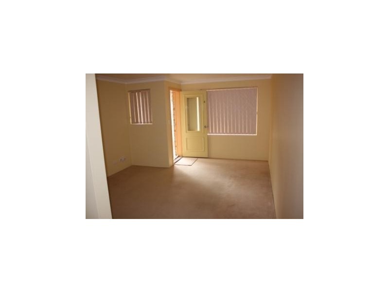 2/6  Lee Street, Condell Park NSW 2200