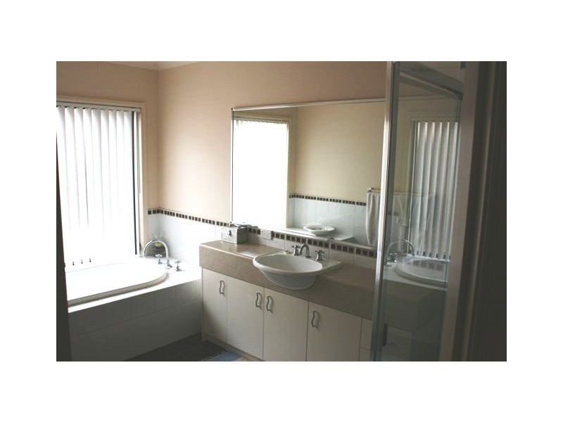 24 Dalmeny Drive, Prestons NSW 2170