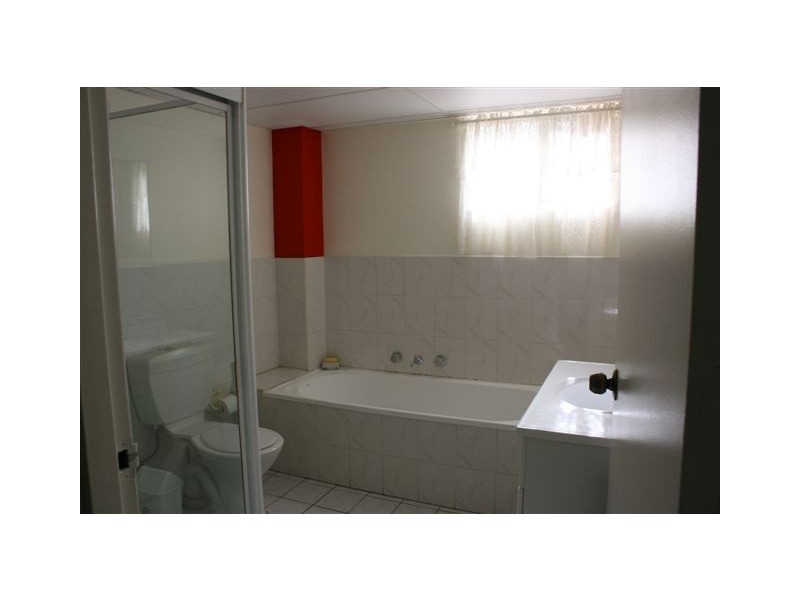 6/122 Meredith Street, Bankstown NSW 2200