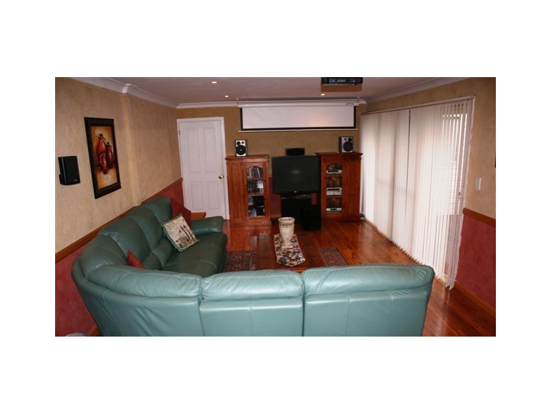 30 Universal Avenue, Georges Hall NSW 2198