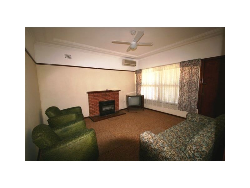 207 Henry Lawson Drive, Georges Hall NSW 2198