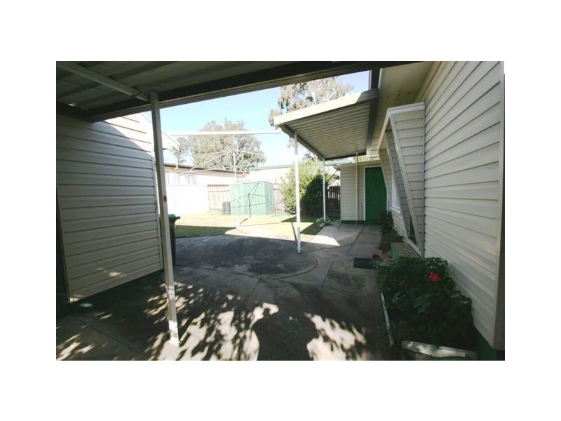 207 Henry Lawson Drive, Georges Hall NSW 2198