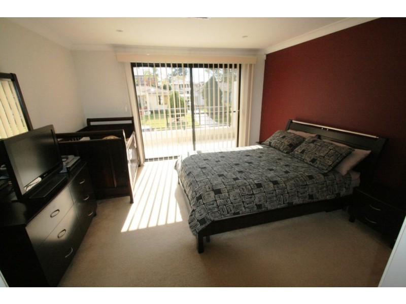 32B Universal Avenue, Georges Hall NSW 2198