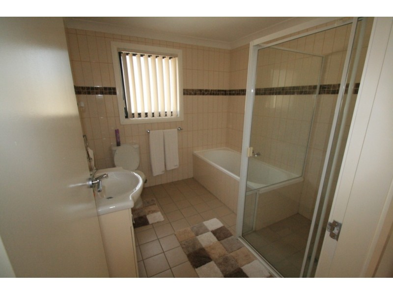 32B Universal Avenue, Georges Hall NSW 2198