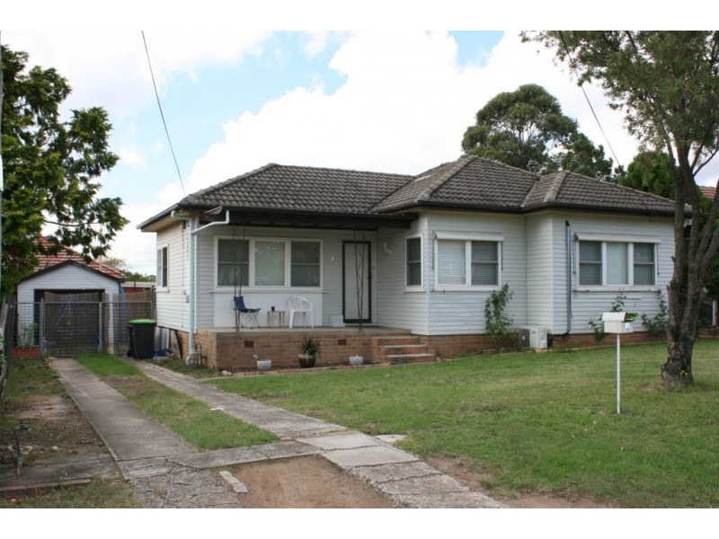 4 Lauma Avenue, Greenacre NSW 2190