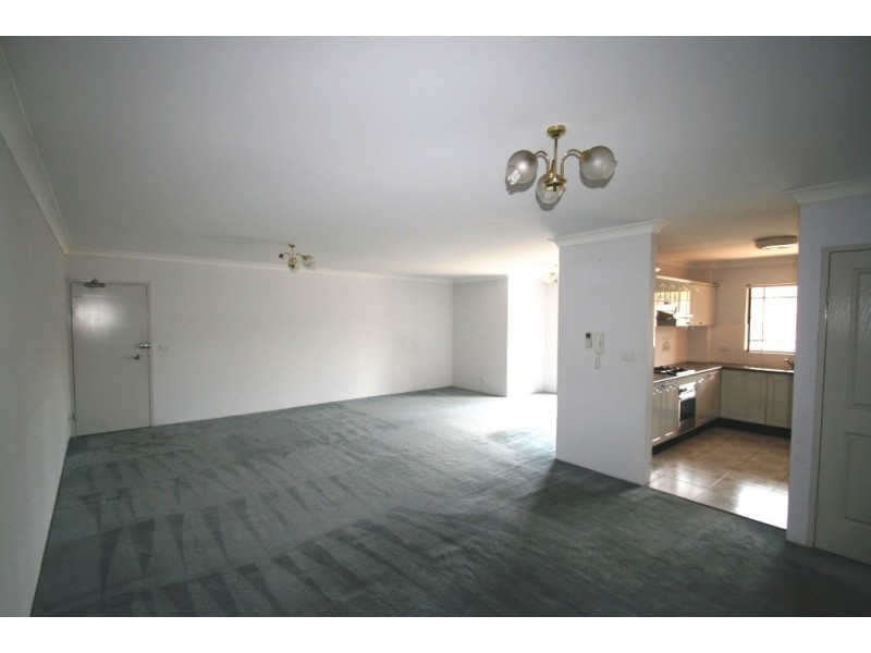 4/37 Sir Joseph Banks Street, Bankstown NSW 2200