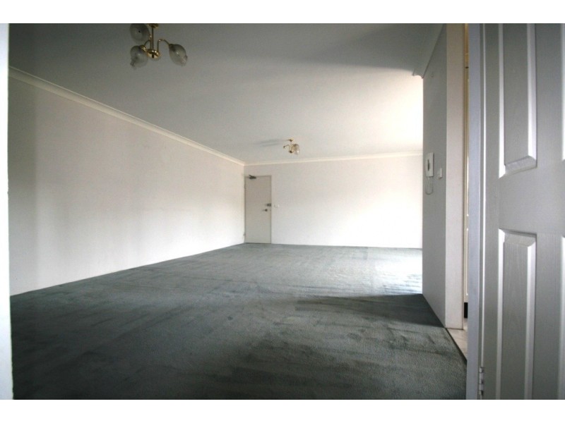 4/37 Sir Joseph Banks Street, Bankstown NSW 2200