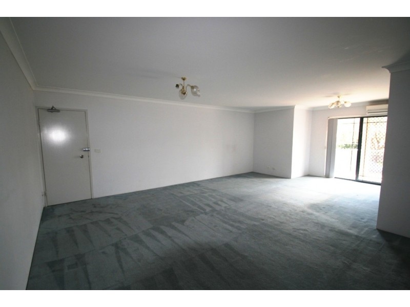 4/37 Sir Joseph Banks Street, Bankstown NSW 2200