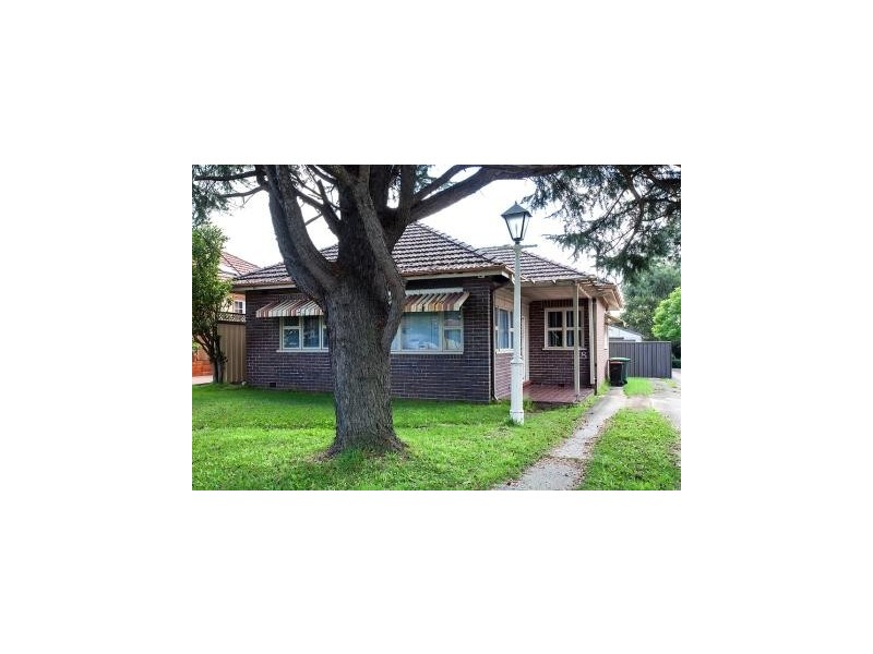 8 Sunny Crescent, Punchbowl NSW 2196