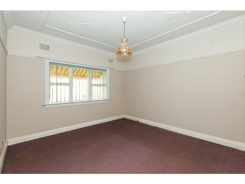 8 Sunny Crescent, Punchbowl NSW 2196