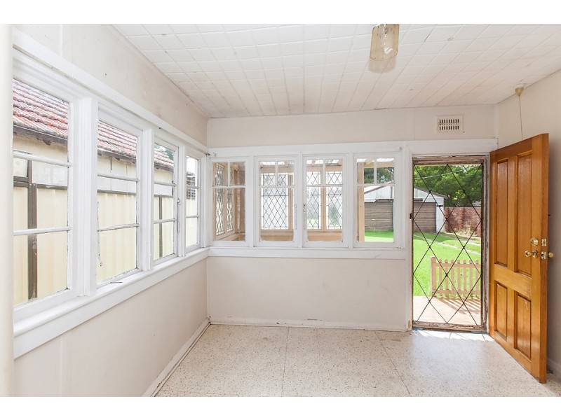 8 Sunny Crescent, Punchbowl NSW 2196