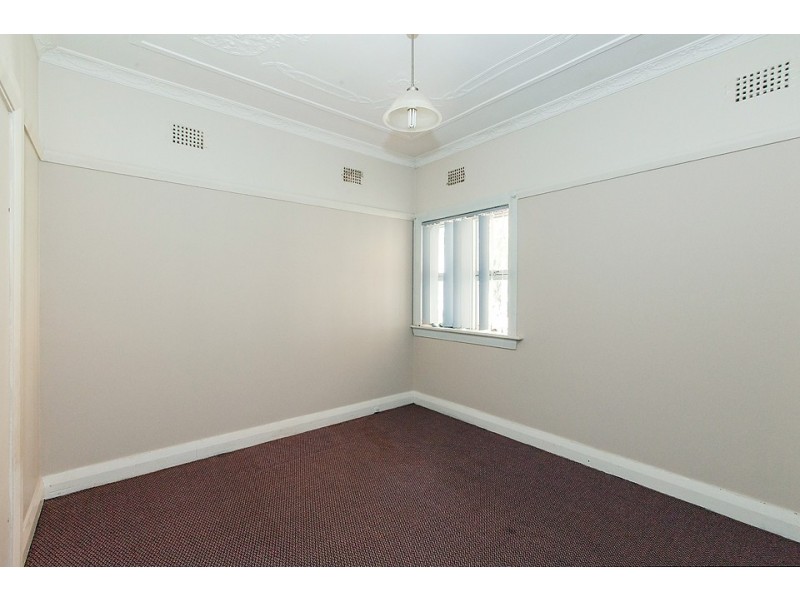 8 Sunny Crescent, Punchbowl NSW 2196