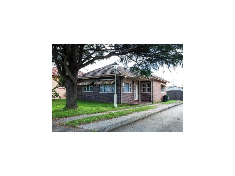 8 Sunny Crescent, Punchbowl NSW 2196