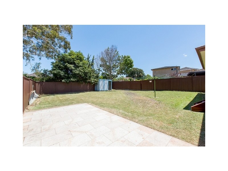 4 Orana Place, Greenacre NSW 2190