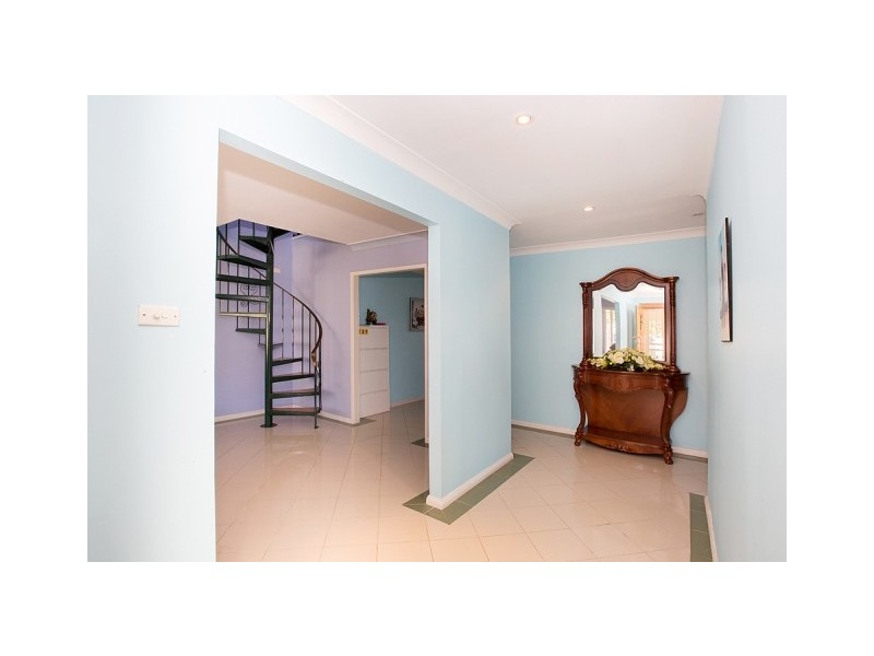 11 Cumberland Avenue, Georges Hall NSW 2198