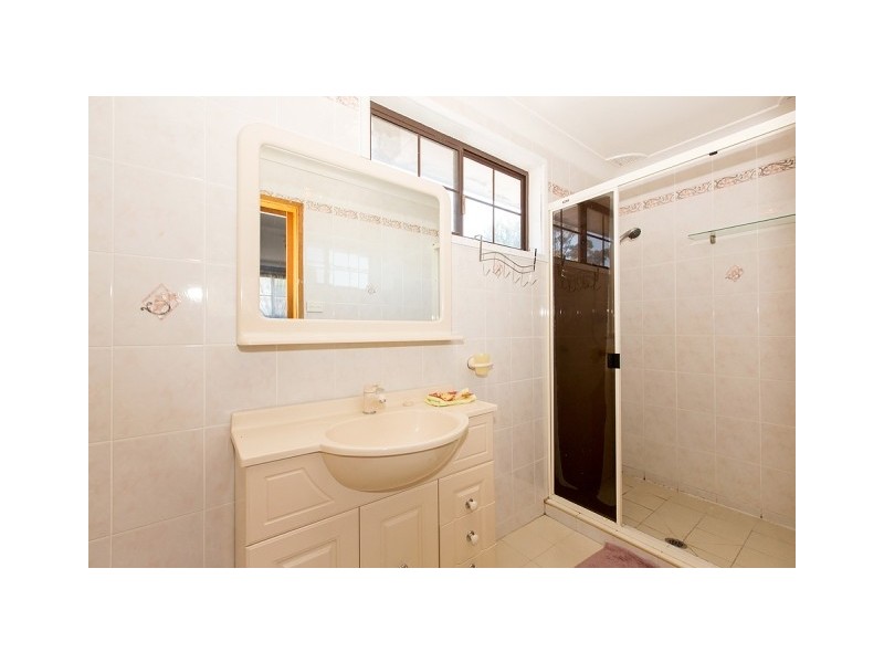 11 Cumberland Avenue, Georges Hall NSW 2198