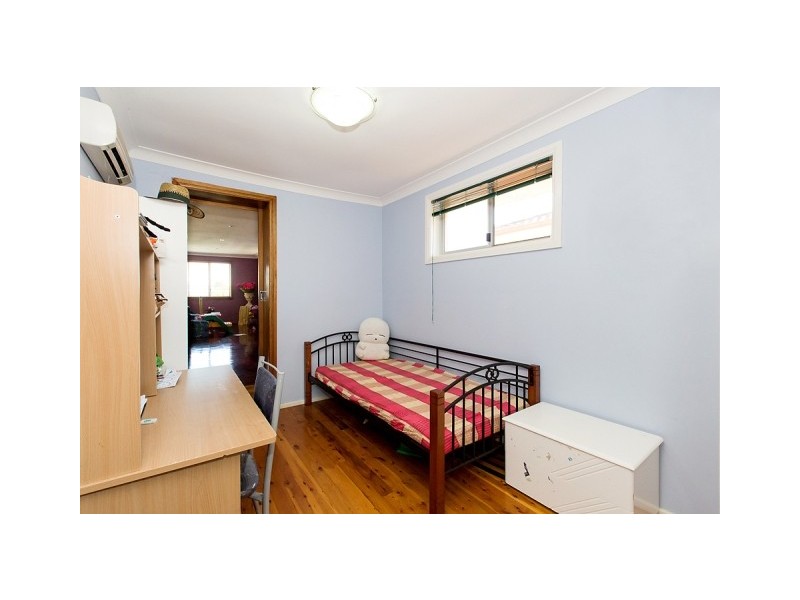 11 Cumberland Avenue, Georges Hall NSW 2198