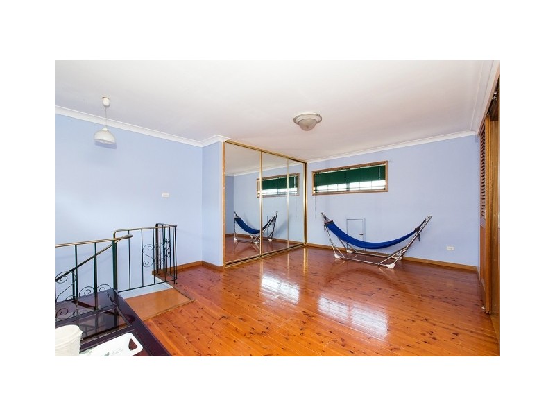 11 Cumberland Avenue, Georges Hall NSW 2198