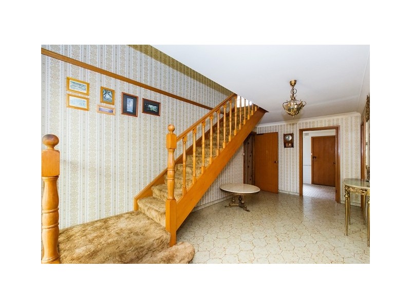 15 Lucinda Avenue, Georges Hall NSW 2198