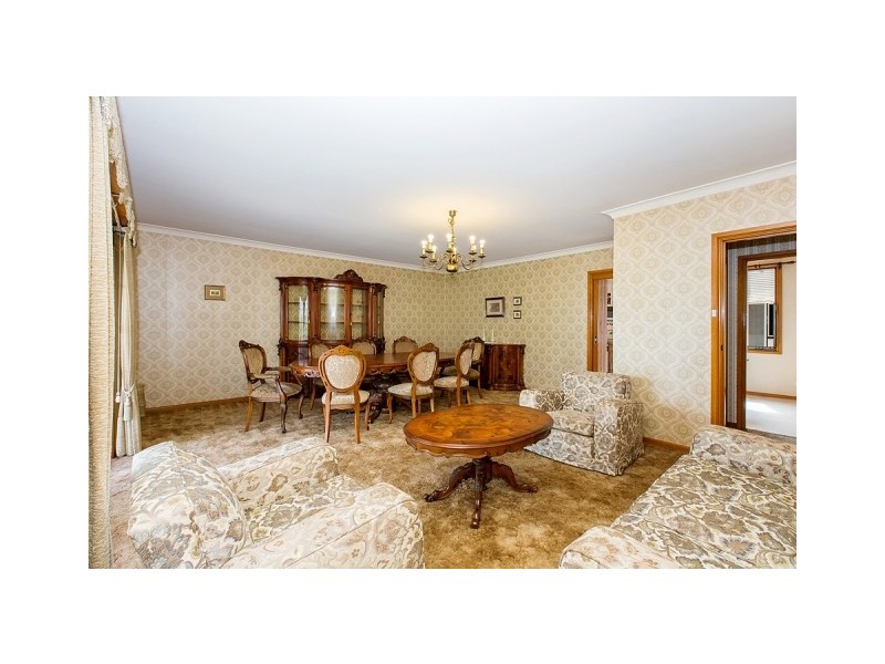 15 Lucinda Avenue, Georges Hall NSW 2198