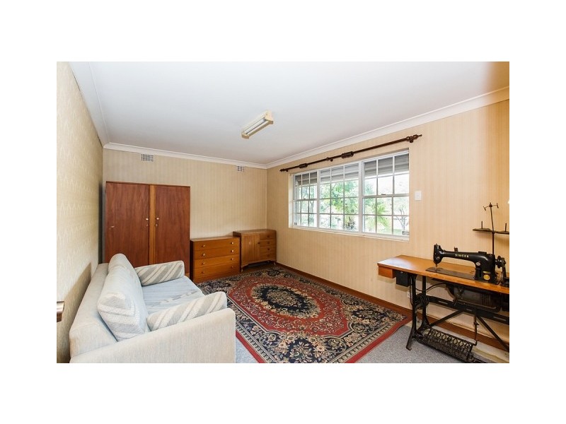 15 Lucinda Avenue, Georges Hall NSW 2198