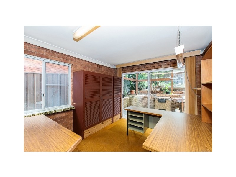 15 Lucinda Avenue, Georges Hall NSW 2198