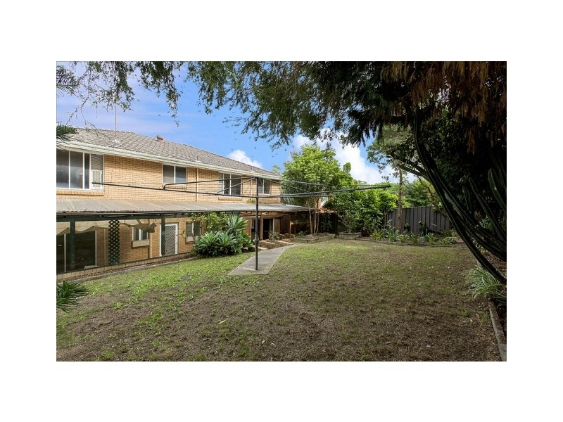 15 Lucinda Avenue, Georges Hall NSW 2198