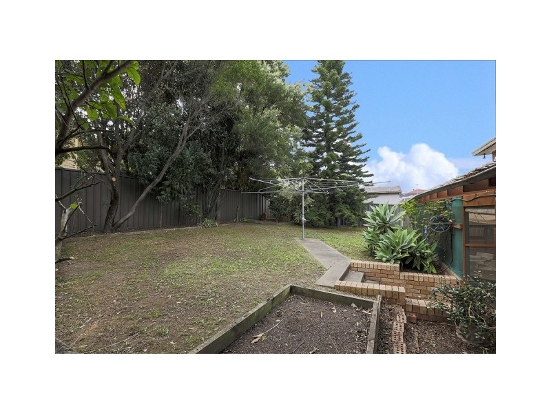 15 Lucinda Avenue, Georges Hall NSW 2198