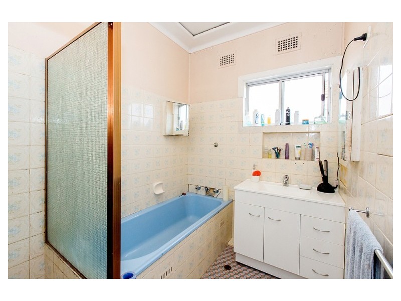 31 Ashcroft Street, Georges Hall NSW 2198