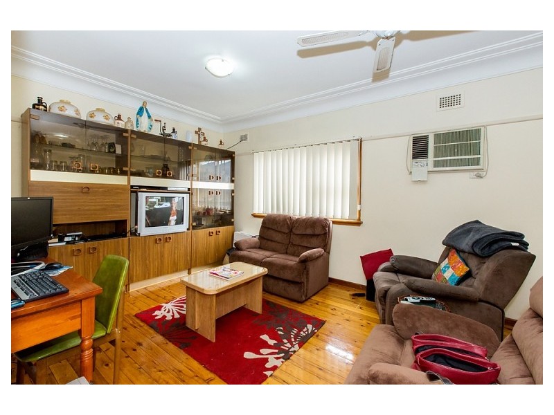 31 Ashcroft Street, Georges Hall NSW 2198