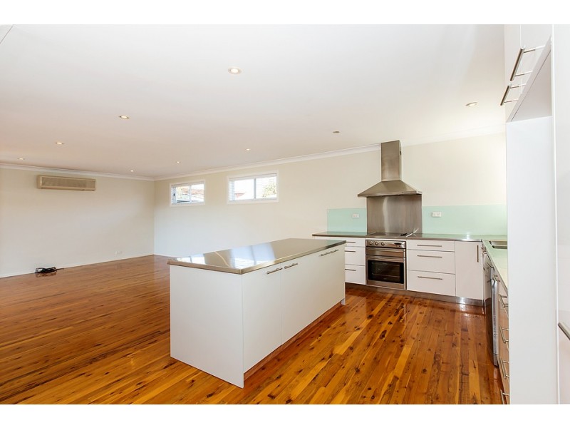 35 Caroline Crescent, Georges Hall NSW 2198