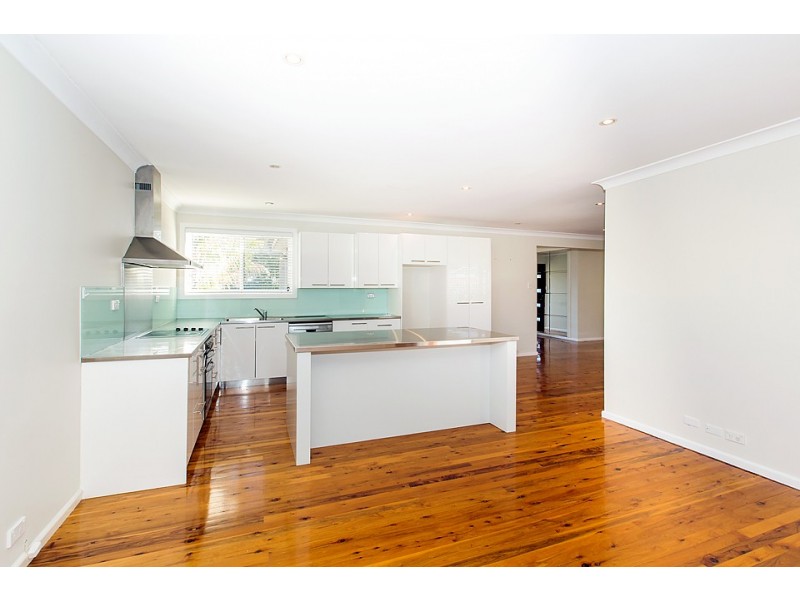 35 Caroline Crescent, Georges Hall NSW 2198