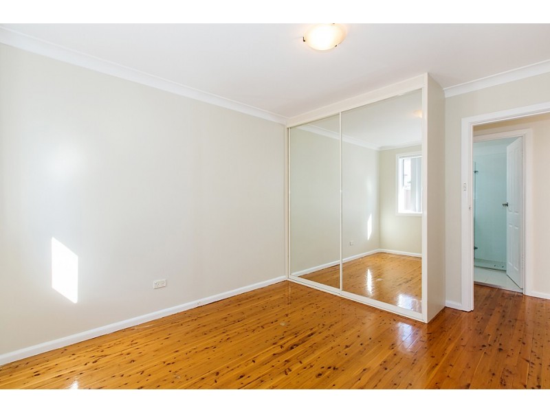 35 Caroline Crescent, Georges Hall NSW 2198