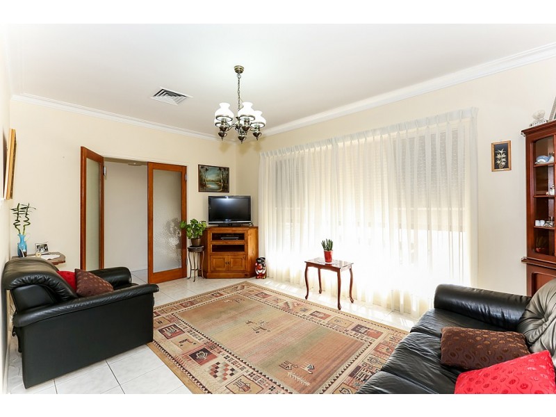 105 Flinders Road, Georges Hall NSW 2198