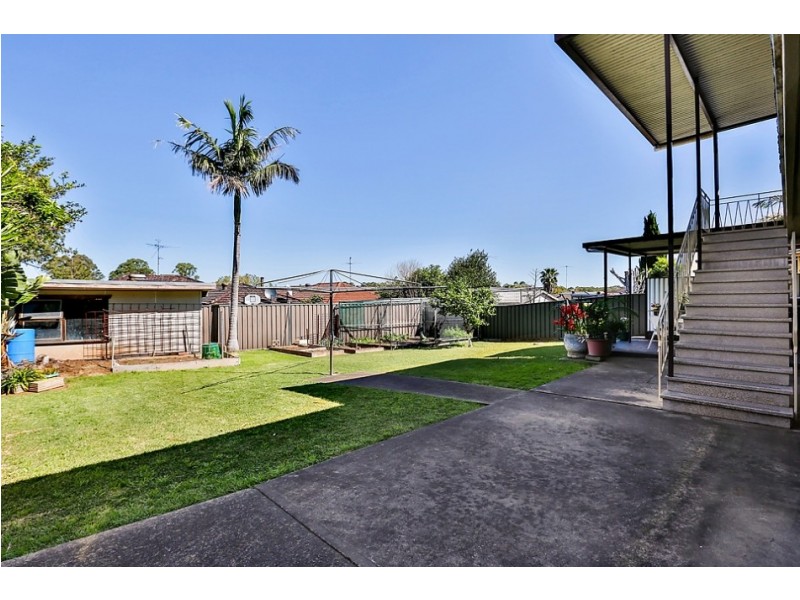 105 Flinders Road, Georges Hall NSW 2198