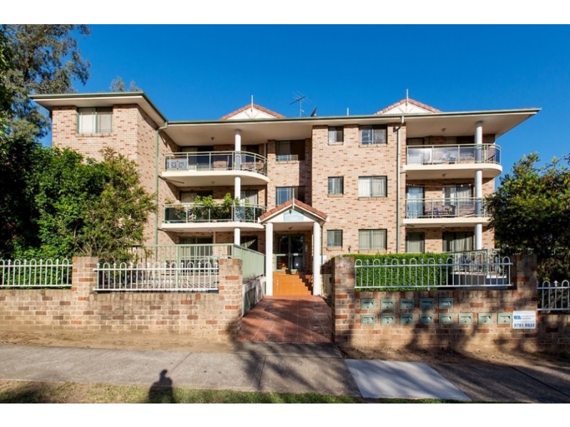 10/9 Cairds Avenue, Bankstown NSW 2200