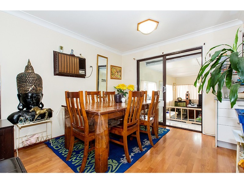 17 Fenton Crescent, Minto NSW 2566