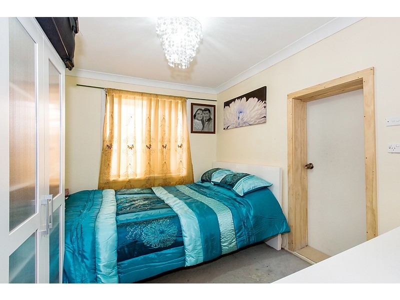 17 Fenton Crescent, Minto NSW 2566