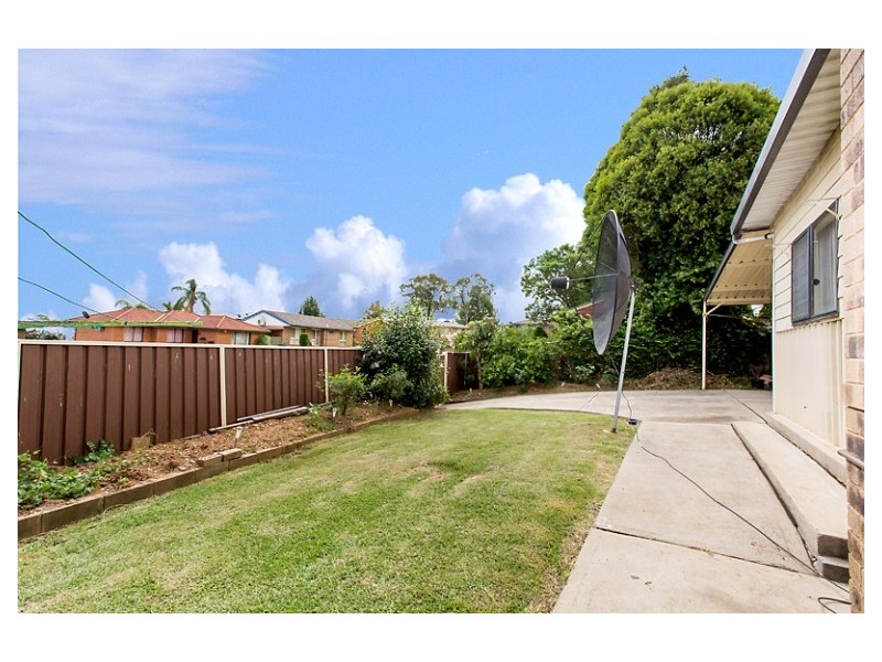 17 Fenton Crescent, Minto NSW 2566