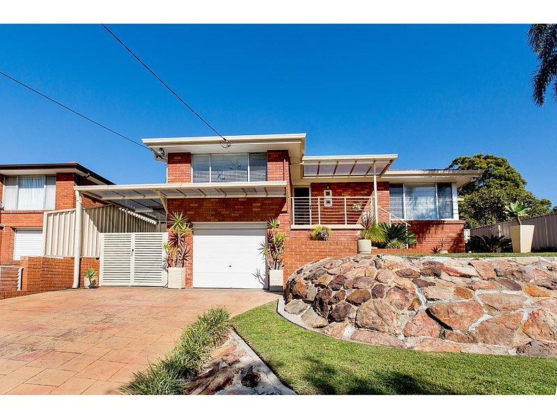 5 Binalong Avenue, Georges Hall NSW 2198