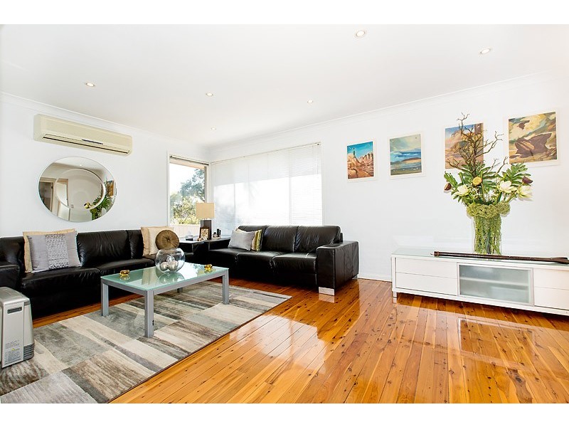 5 Binalong Avenue, Georges Hall NSW 2198